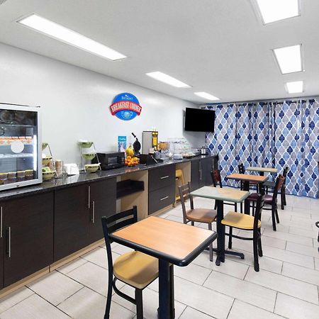 Baymont By Wyndham Selma Hotel Ngoại thất bức ảnh