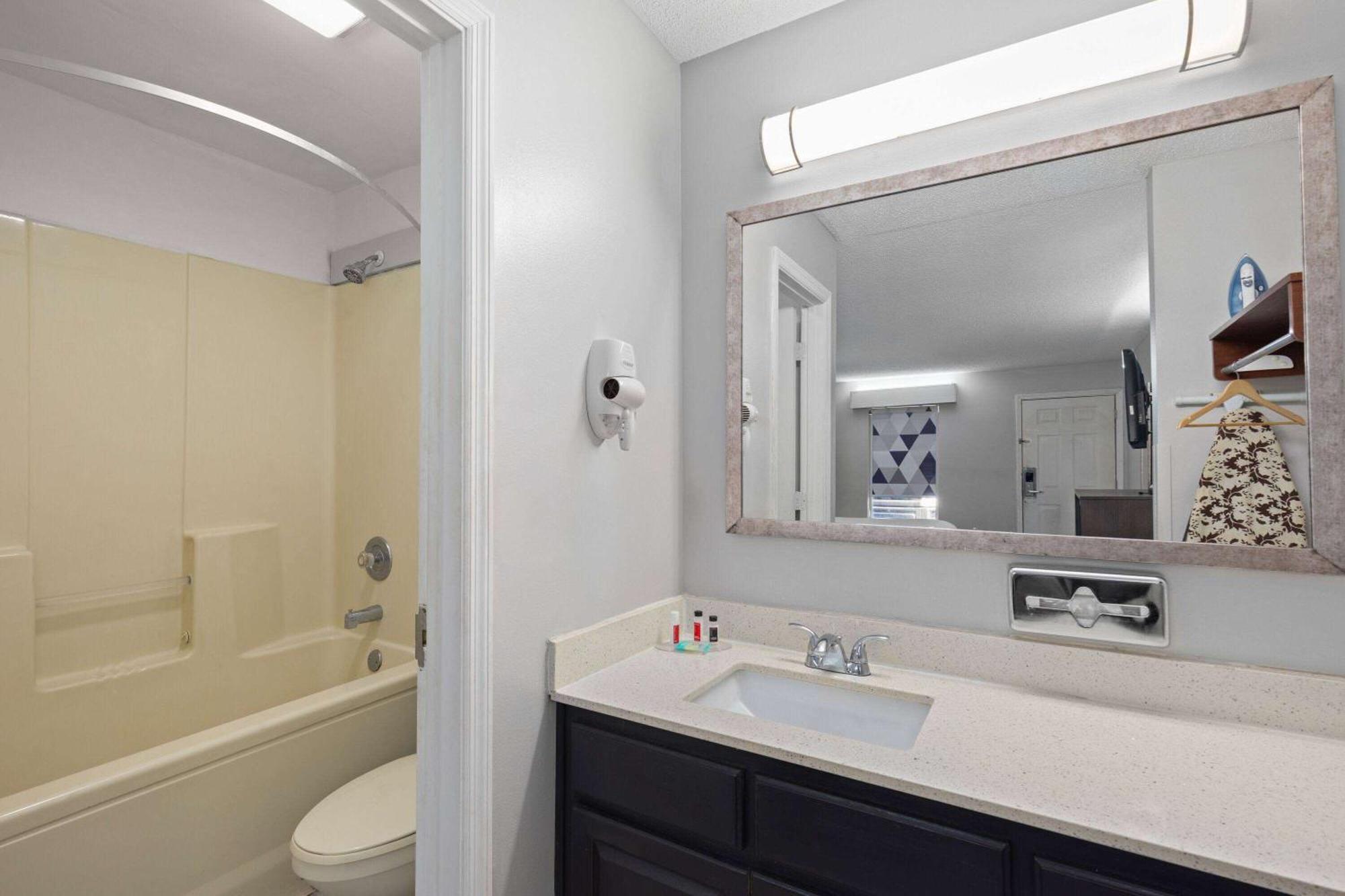 Baymont By Wyndham Selma Hotel Ngoại thất bức ảnh